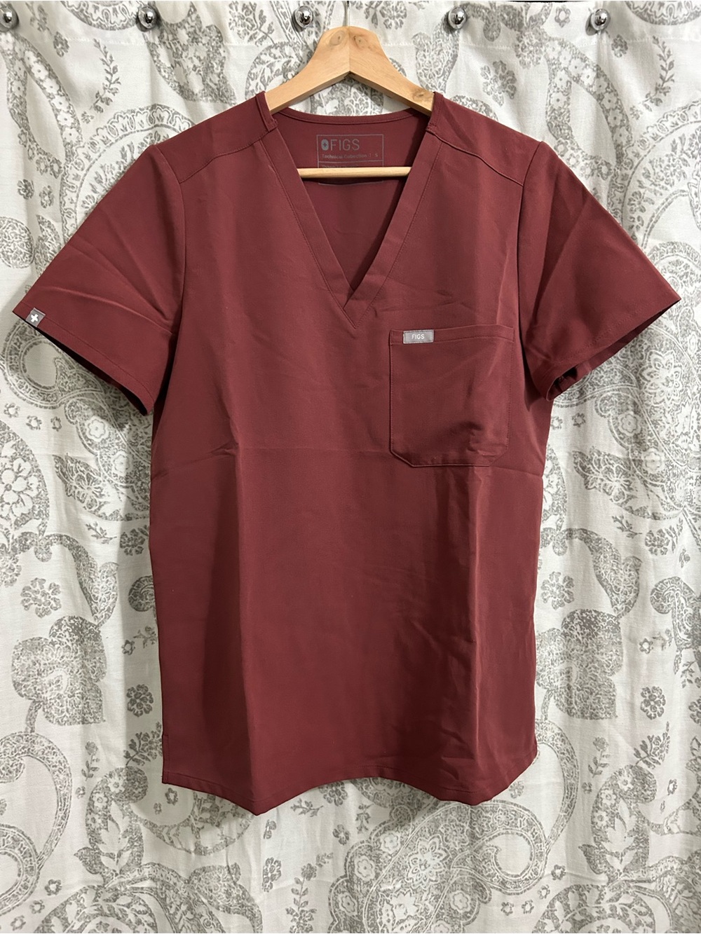Figs 1 Pocket Scrub Top